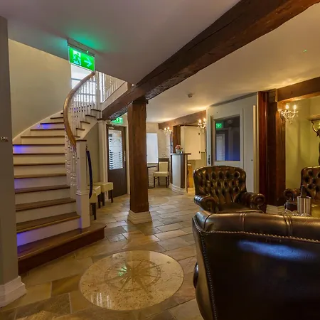 Bed & Breakfast Crews